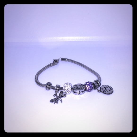 Hallmark Jewelry - 💜Cute Bracelet from Hallmark 💜 Hallmark Jewelry - 💜Cute Bracelet from Hallmark 💜